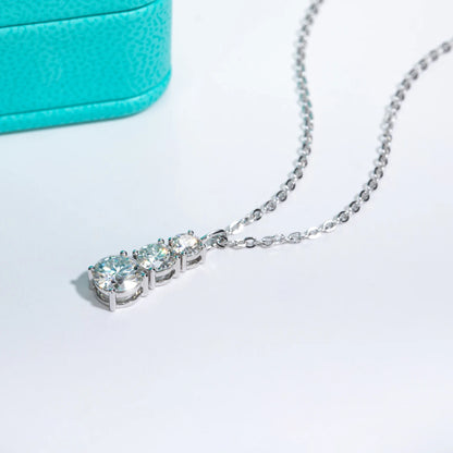 1.8cttw Round Cut Moissanite Diamond Pendant Necklace